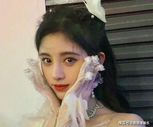 吃瓜看娱乐鞠婧祎,吃瓜看娱乐，揭秘明星背后的故事